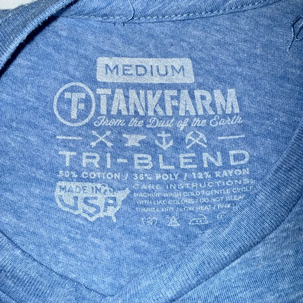 Men's Short-Sleeve Tri-Blend Tank Farm Graphic Tee Size Medium - Picture 3 of 3